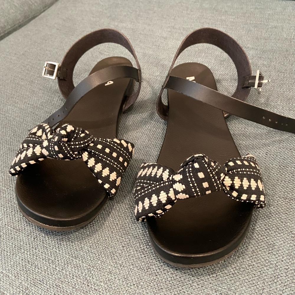 MIA Addilynn Fabric Knot sandal size 11
